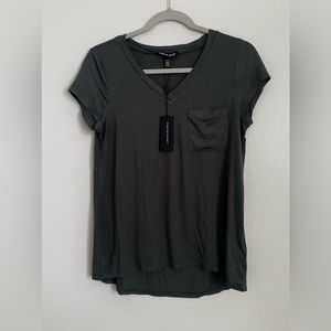 NWT CABLE AND GAGE PERFECT TEE SZ SMALL OLIVE GREEN
